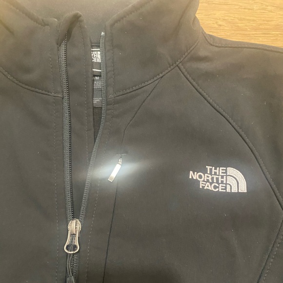 The North Face Apex biotic soft shell Women's Black Jacket
M GUC - Picture 3 of 7